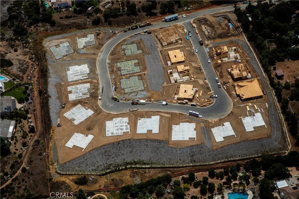 1381 Amanda Glen South