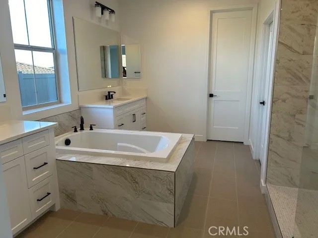 1381 Amanda Glen South