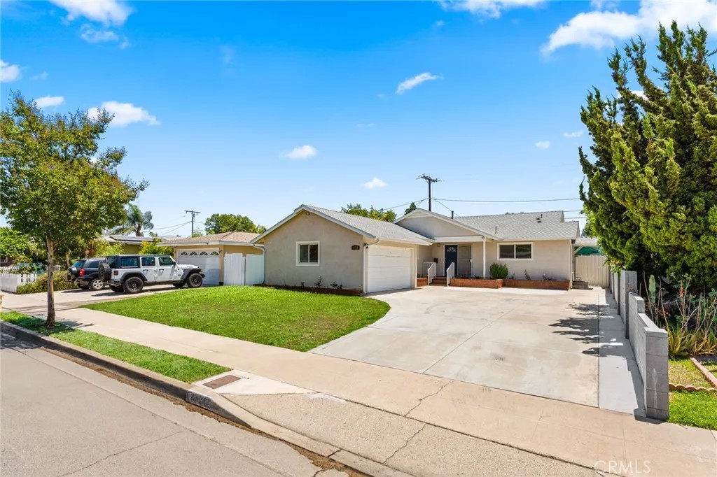 1730 E Redwood