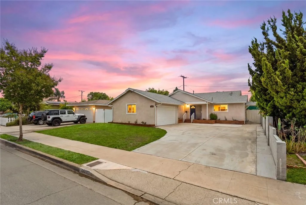 1730 E Redwood