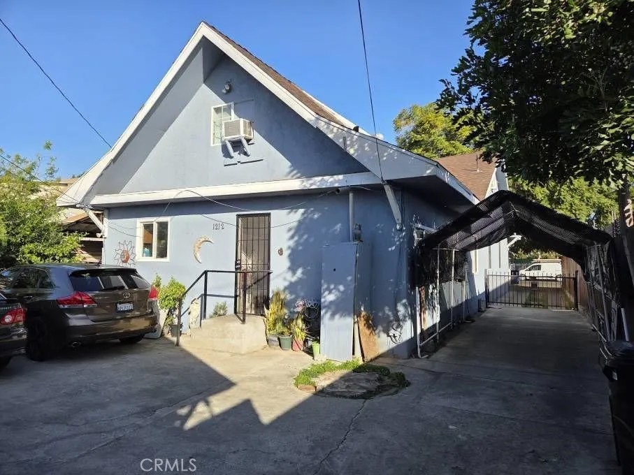 1210-1212 42 Place