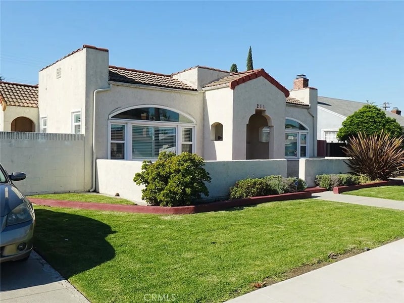 211 S Poinsettia Avenue