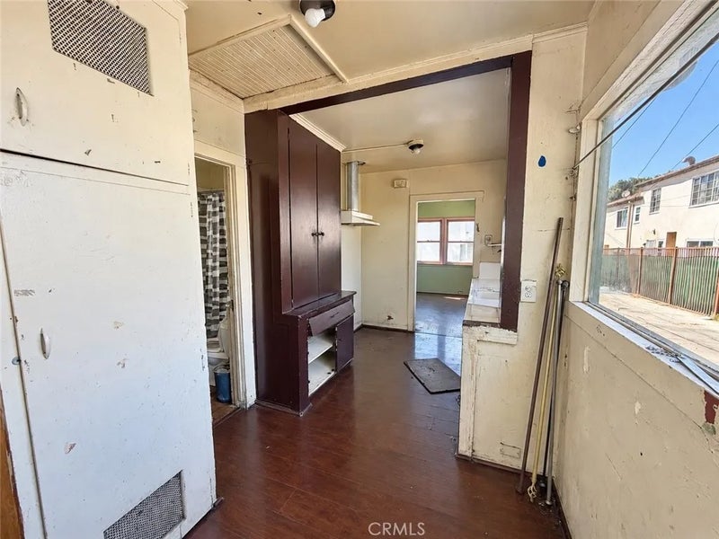 1272 Queen Anne