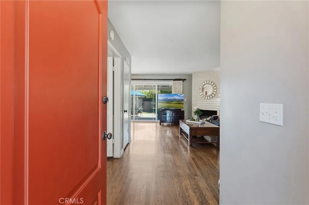 6916 Woodlake