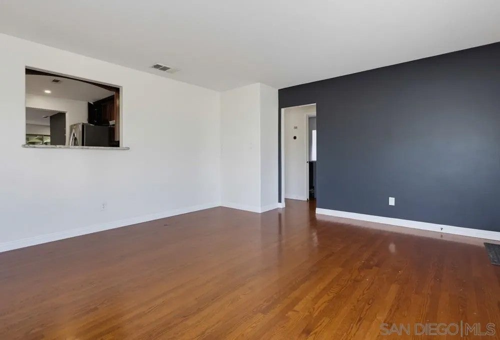 4044 Vista Grande Dr.