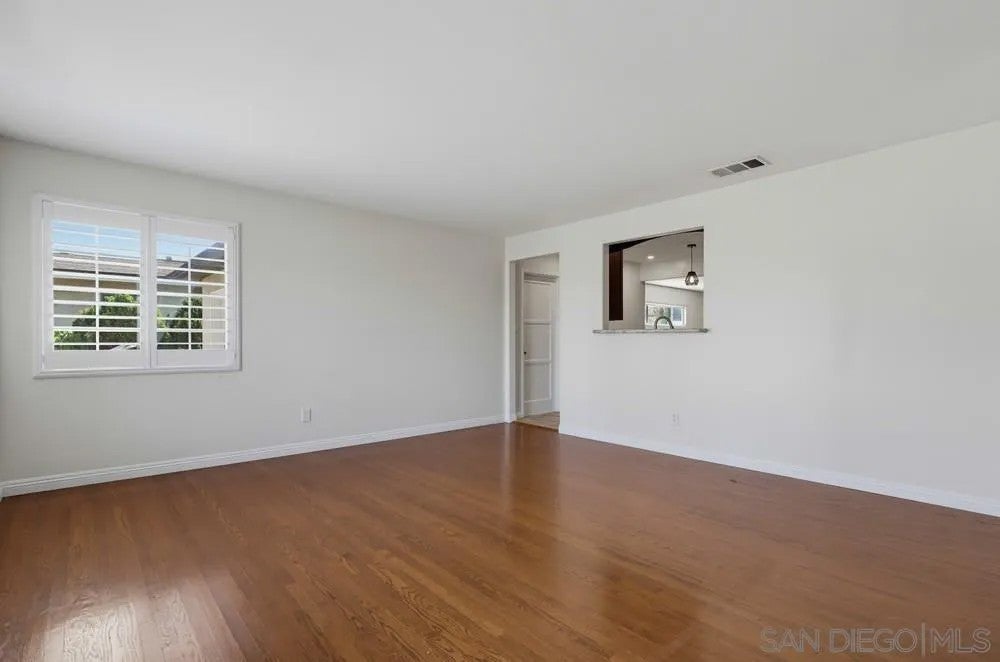4044 Vista Grande Dr.