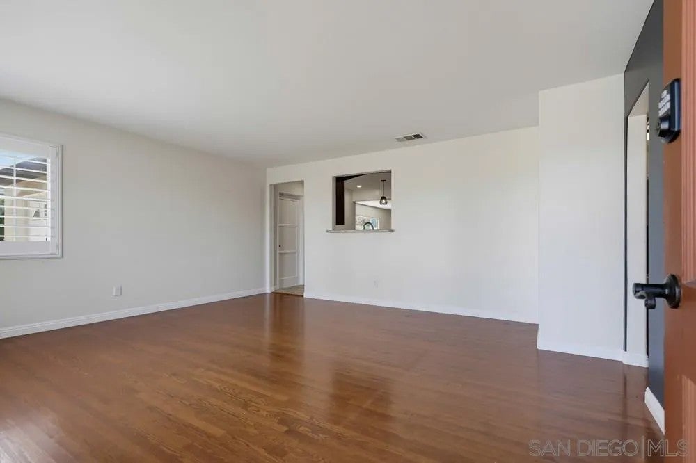 4044 Vista Grande Dr.