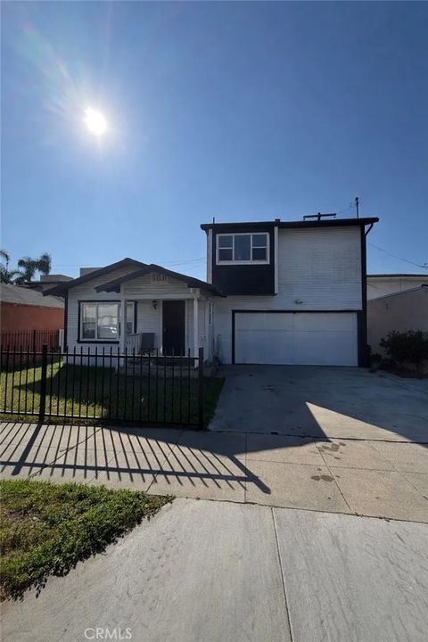 Photo of 711 S Eucalyptus Ave, Inglewood, CA 90301 (MLS # SR26049435)