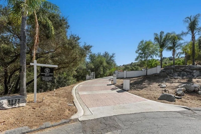 2777 Kingridge Drive