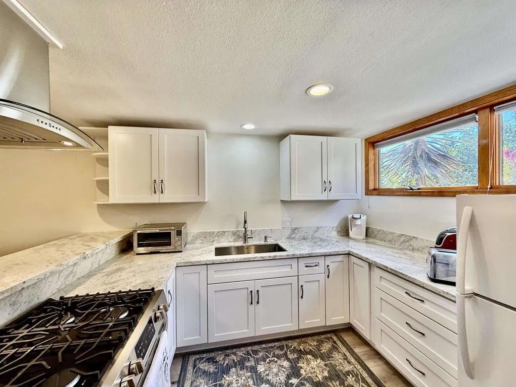 Photo of 2538 Foothill Drive #B, Vista, CA 92084 (MLS # NDP2600321)
