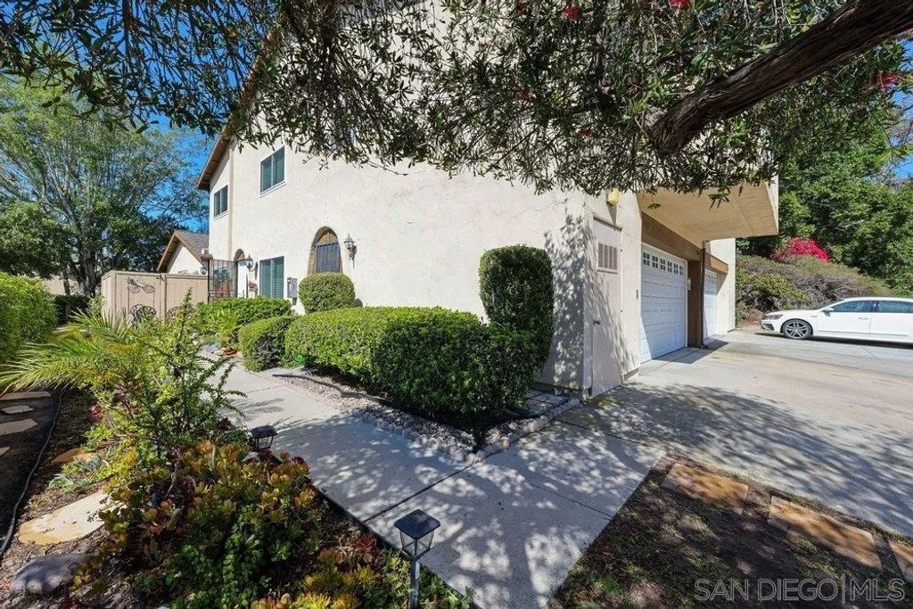 Photo of 9786 Caminito Bolsa, San Diego, CA 92129 (MLS # 260006998)