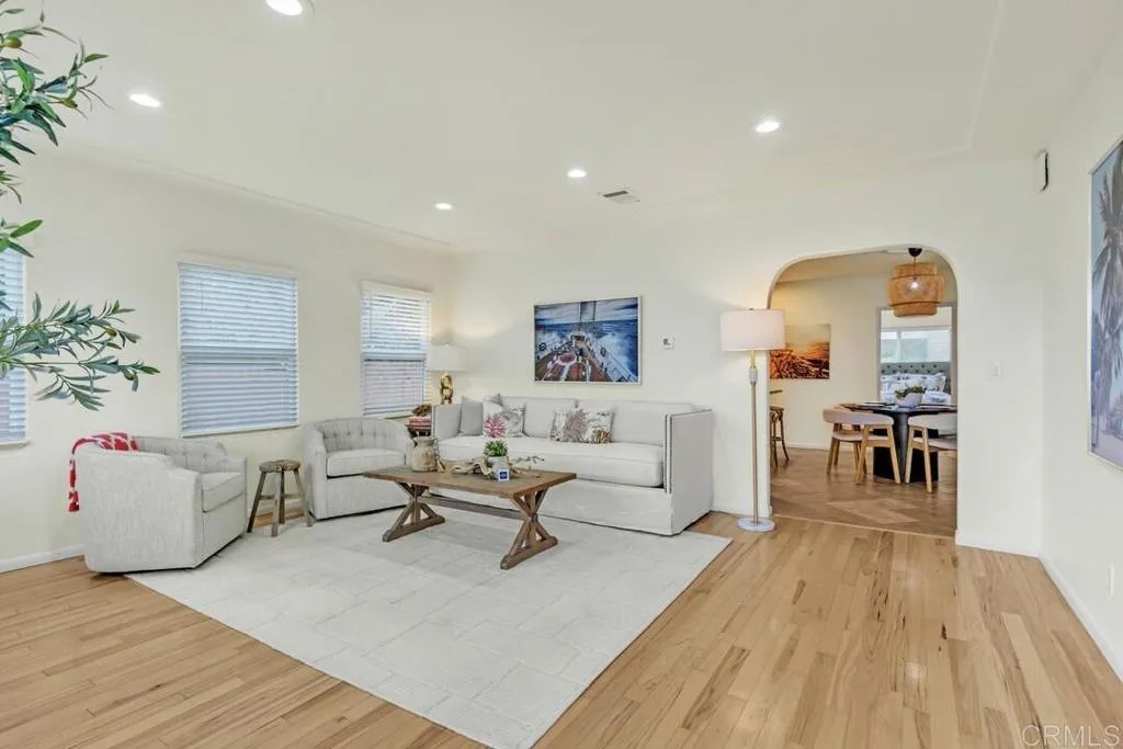 4725 Saratoga Avenue