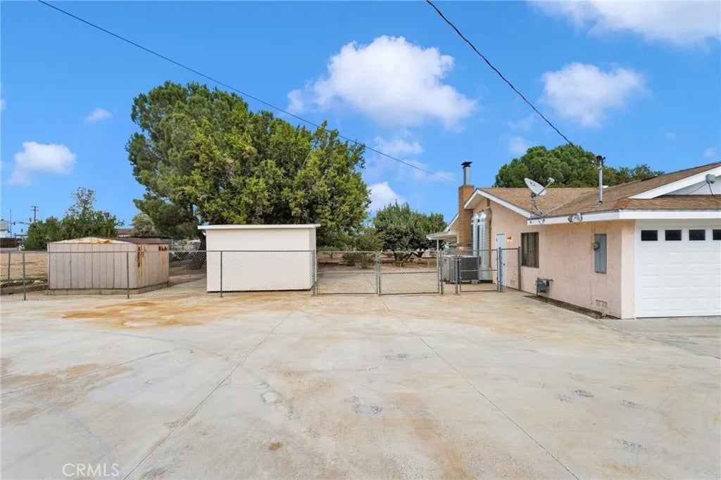 17392 Poplar