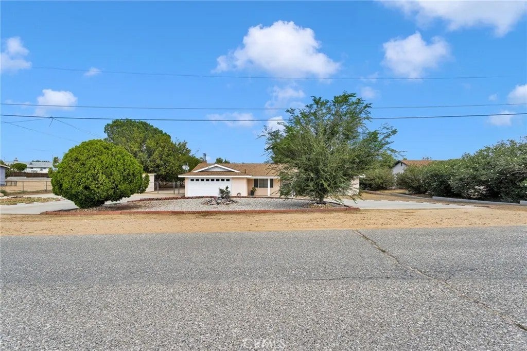 17392 Poplar