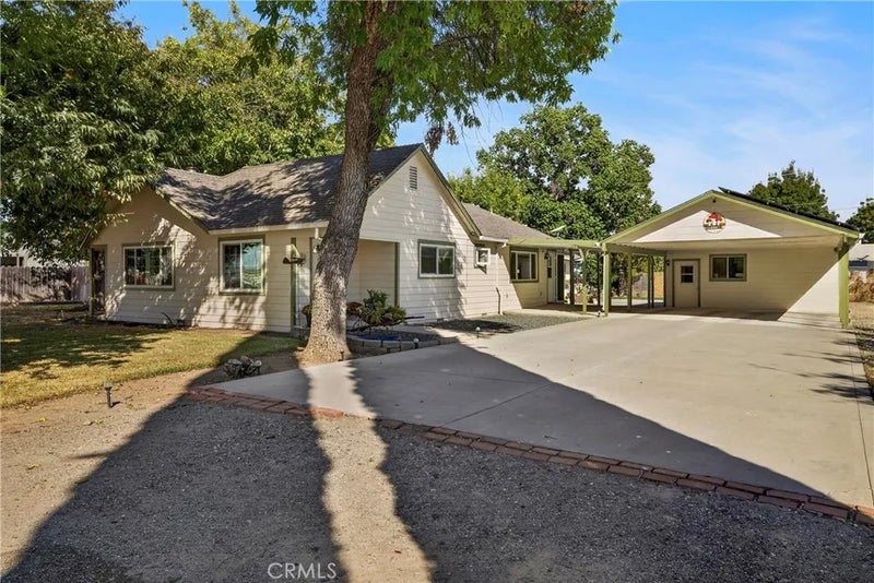658 4th Street