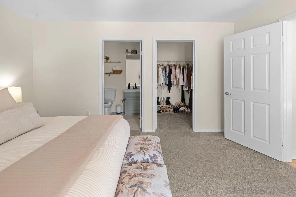 1970 Columbia St 513