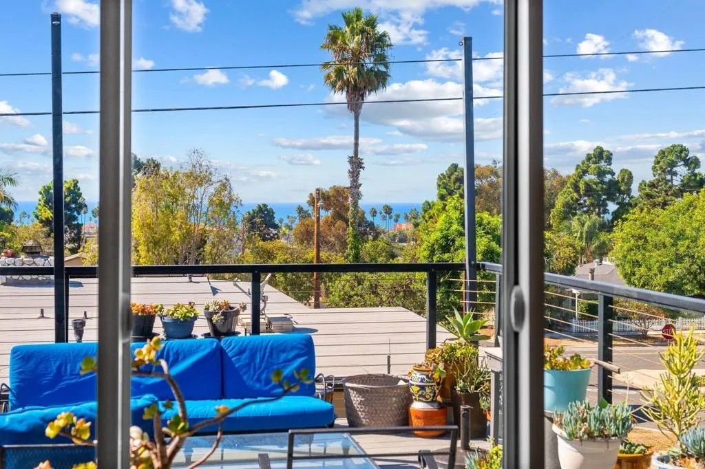 Photo of 911 Minnesota Avenue, Oceanside, CA 92054 (MLS # NDP2510379)