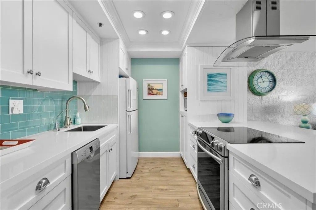 Photo of 615 Esplanade #504, Redondo Beach, CA 90277 (MLS # SB25279741)