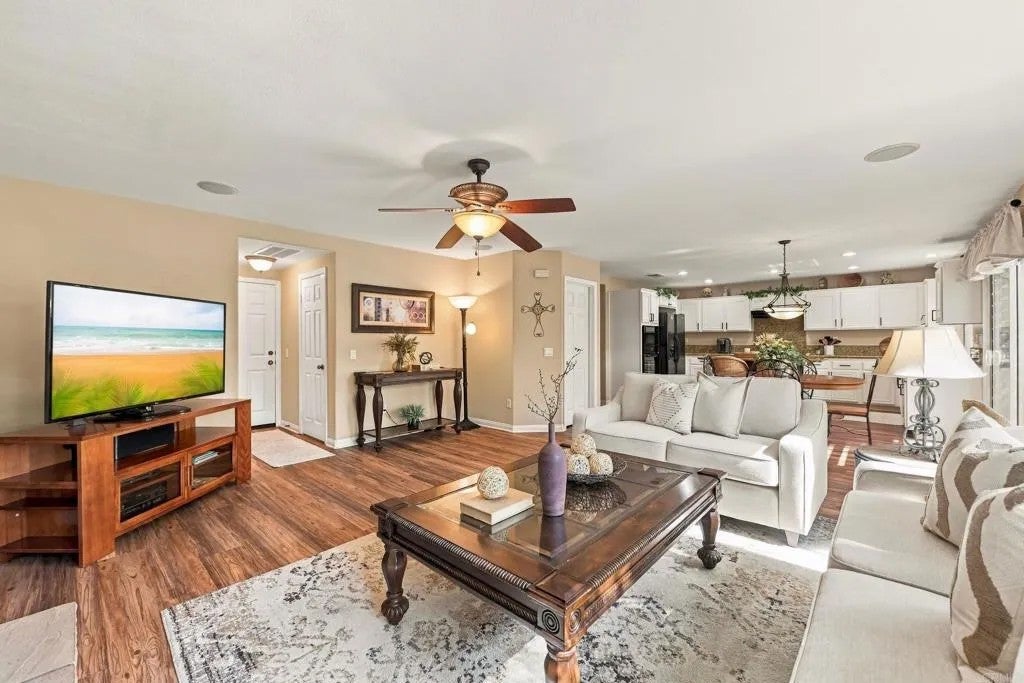Photo of 316 Spring Canyon Way, Oceanside, CA 92057 (MLS # NDP2609210)