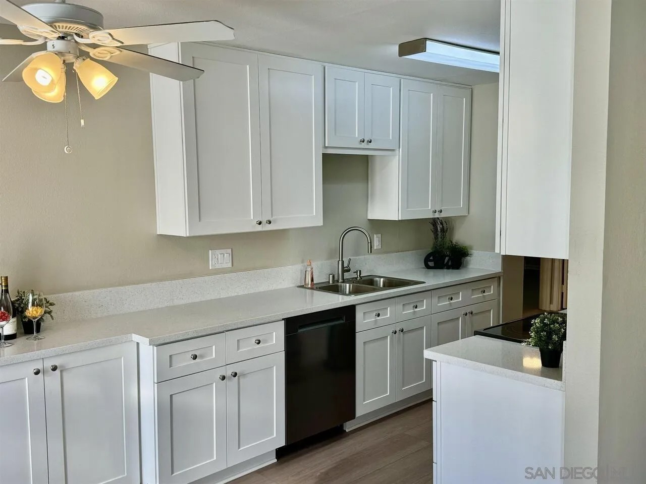 450 W Vermont Ave 708