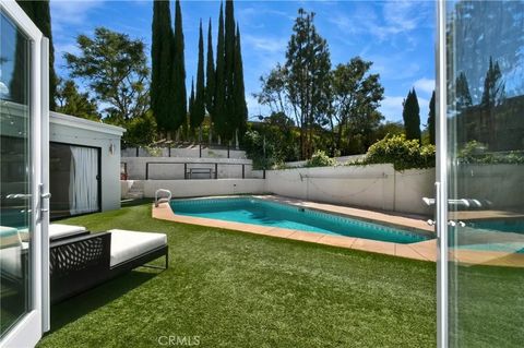 Tiny photo for 11566 Dona Teresa Dr, Studio City, CA 91604 (MLS # SR25233281)