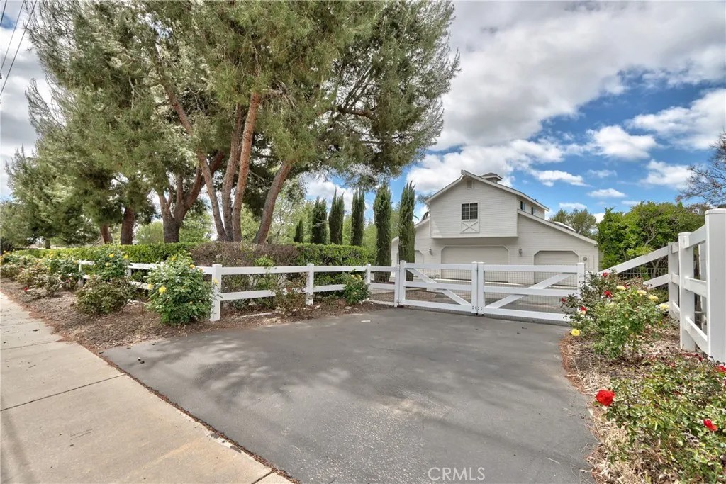 41548 Hutchison Court