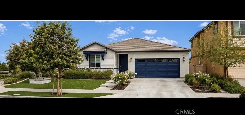Photo of 24327 Insignia Dr, Menifee, CA 92584 (MLS # SW26089954)