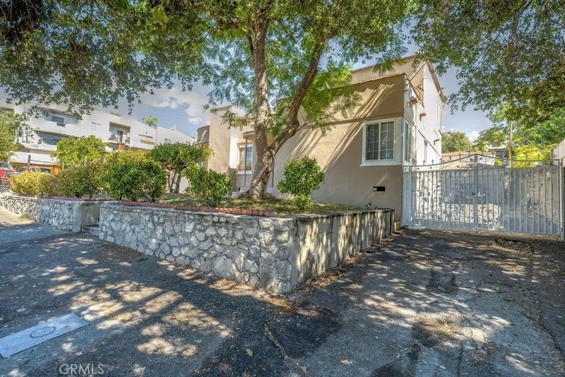 10260 Tujunga Canyon