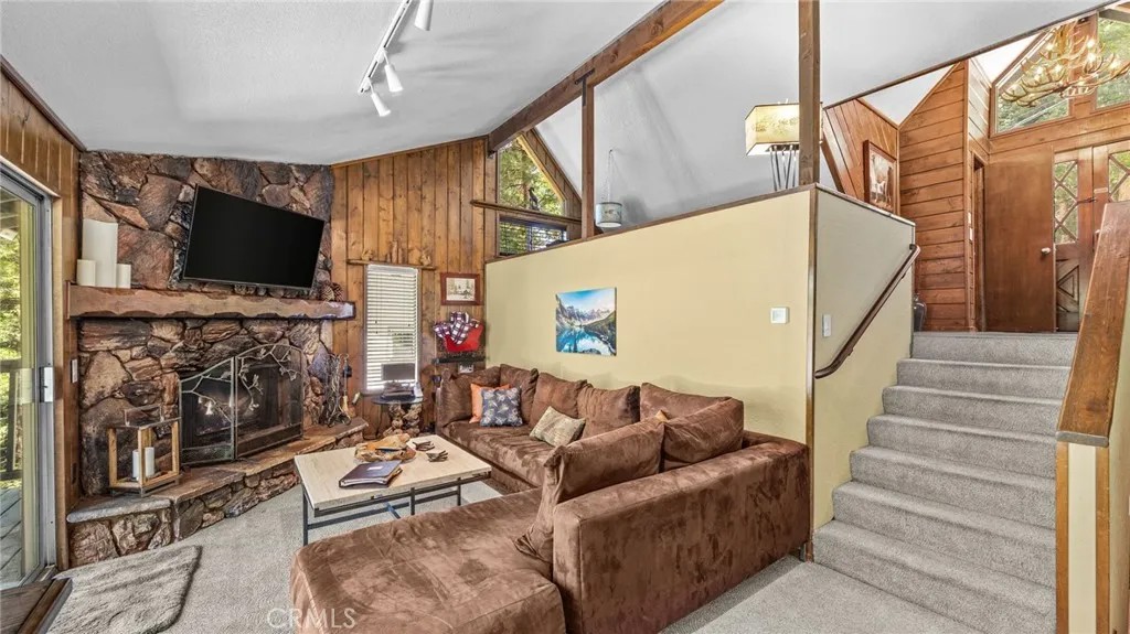 582 Kuffel Canyon Road