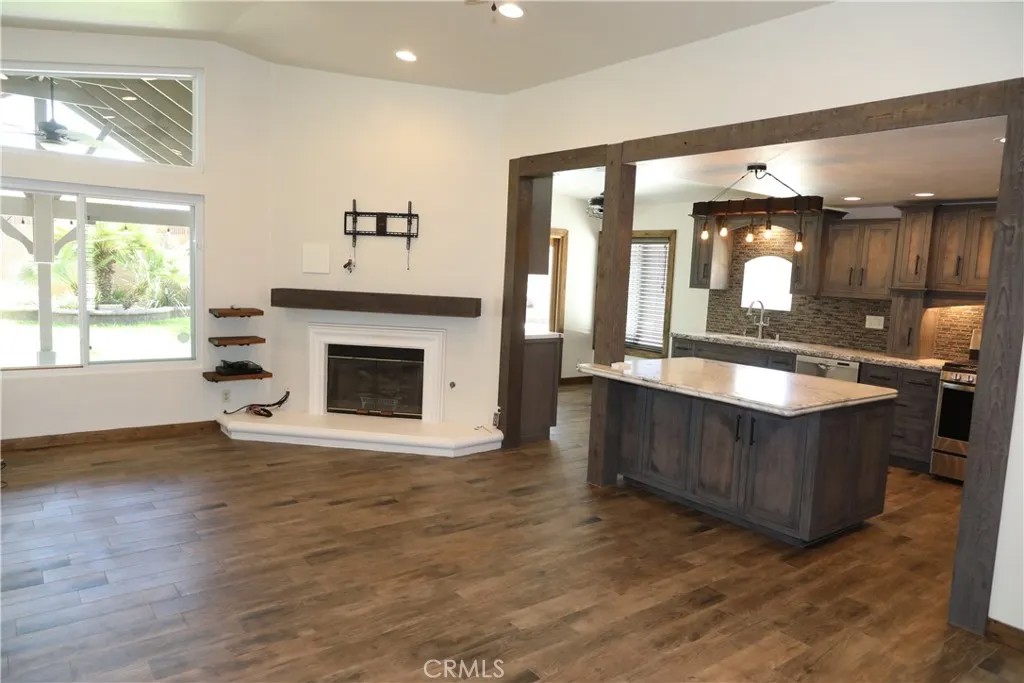 1724 High Vista