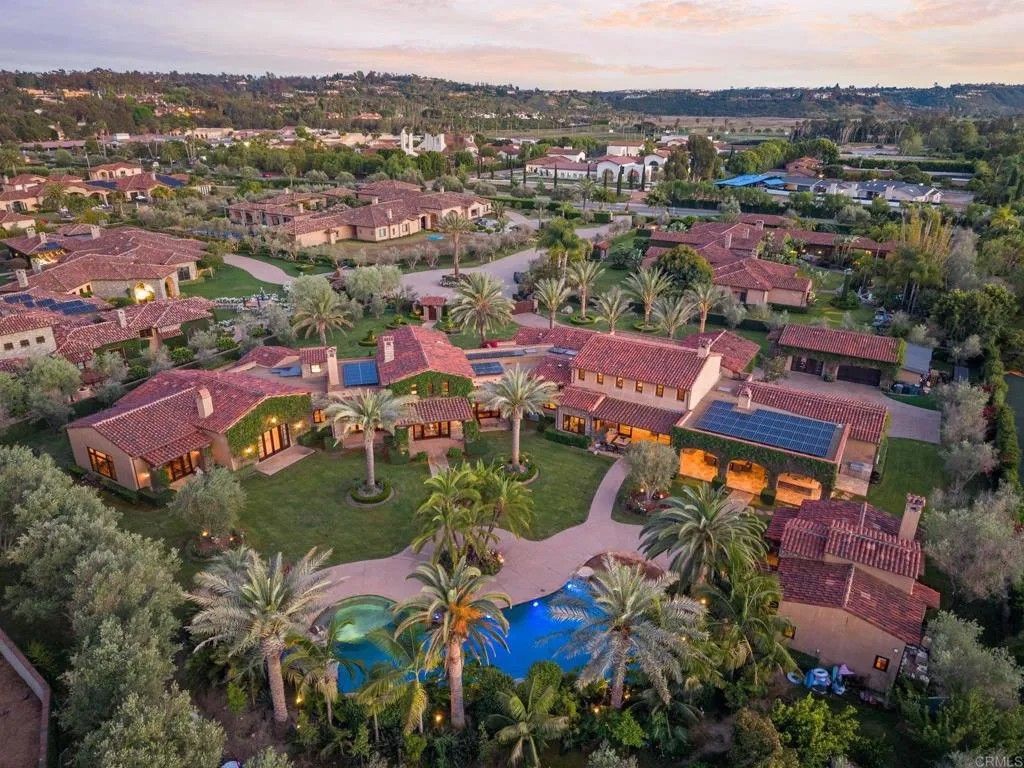 Photo of 15878 Bella Siena, Rancho Santa Fe, CA 92067 (MLS # NDP2603783)