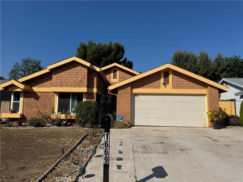 1669 W Phillips Drive