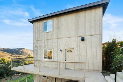 2918 Anaheim Street Escondido CA 92025