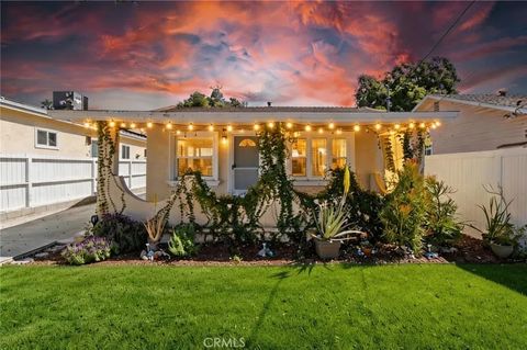 Photo of 10412 Eldora Avenue, Sunland, CA 91040 (MLS # SR26055254)