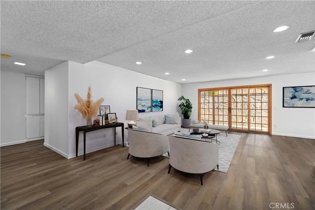 Photo of 26562 Cardwick Court, Newhall, CA 91321 (MLS # SR25262349)