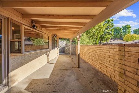 Tiny photo for 26562 Cardwick Court, Newhall, CA 91321 (MLS # SR25262349)