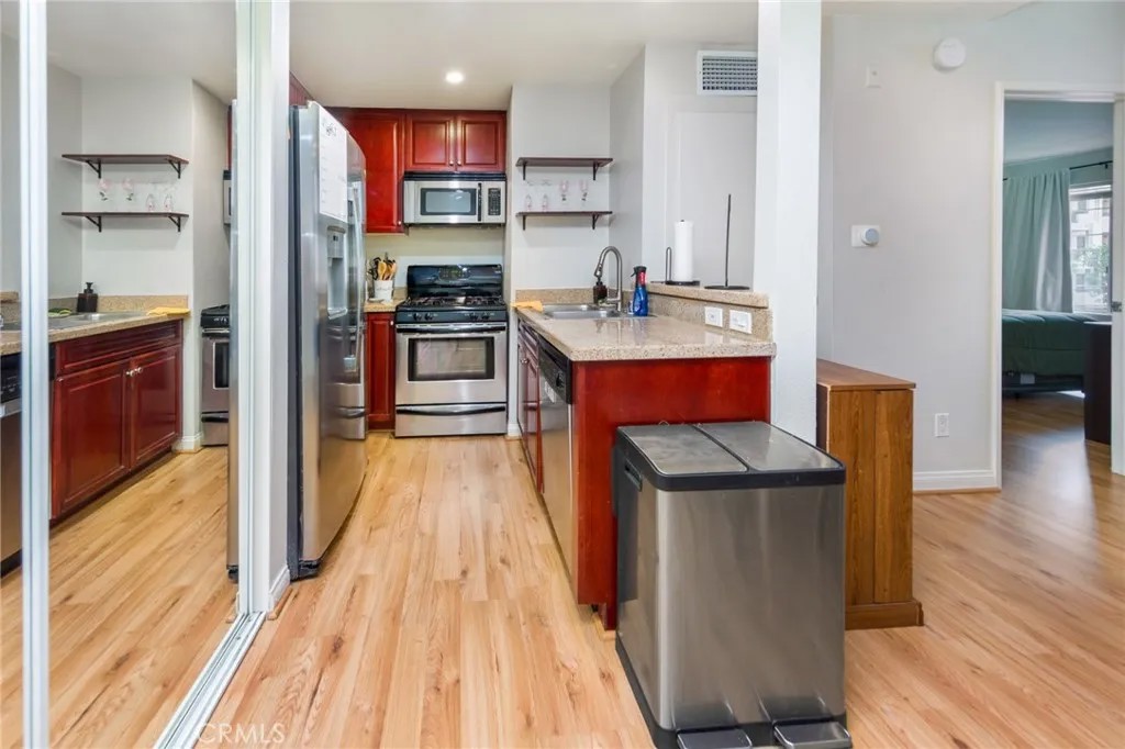 5535 Canoga Avenue 207