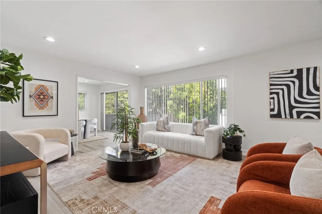 400 S Los Robles Avenue 209