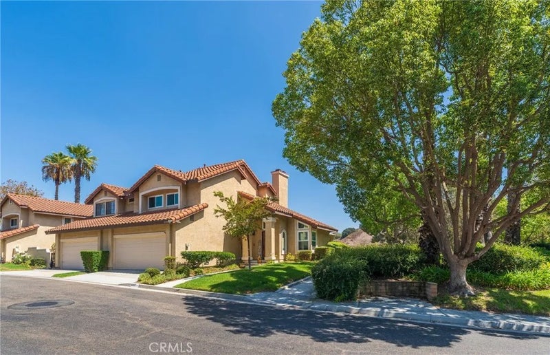 6097 E Montefino