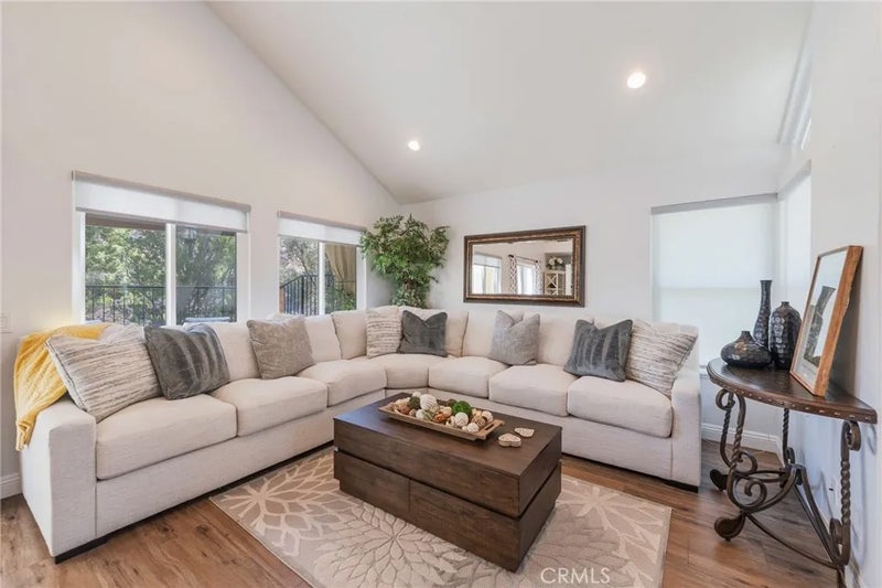 6097 E Montefino