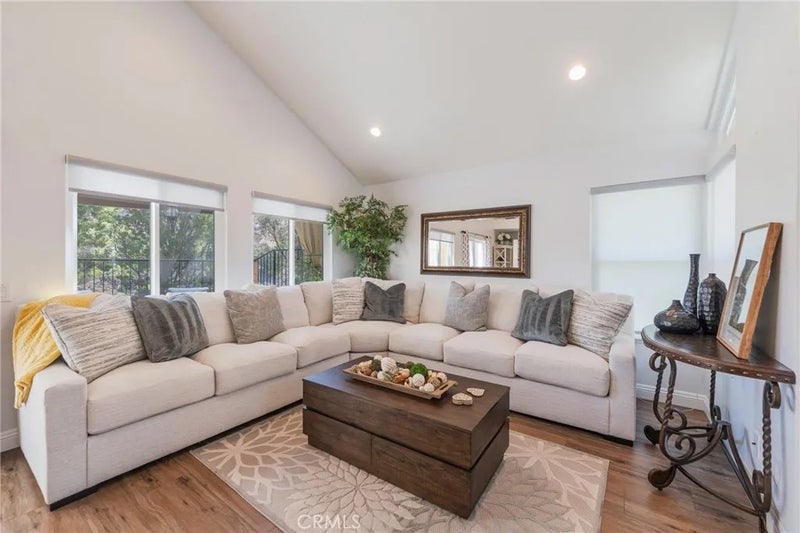 6097 E Montefino