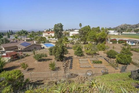 Tiny photo for 330 Vista Del Escuela, El Cajon, CA 92019 (MLS # PTP2507661)