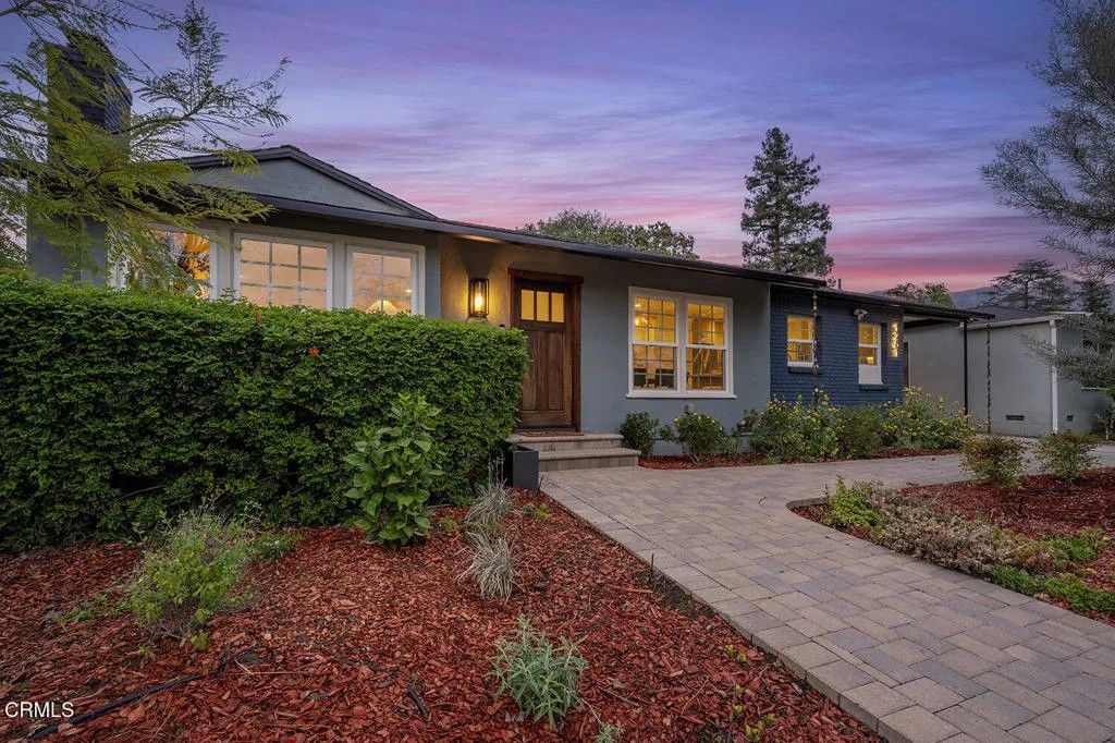 Photo of 1281 Meadowbrook Road, Altadena, CA 91001 (MLS # P1-26562)