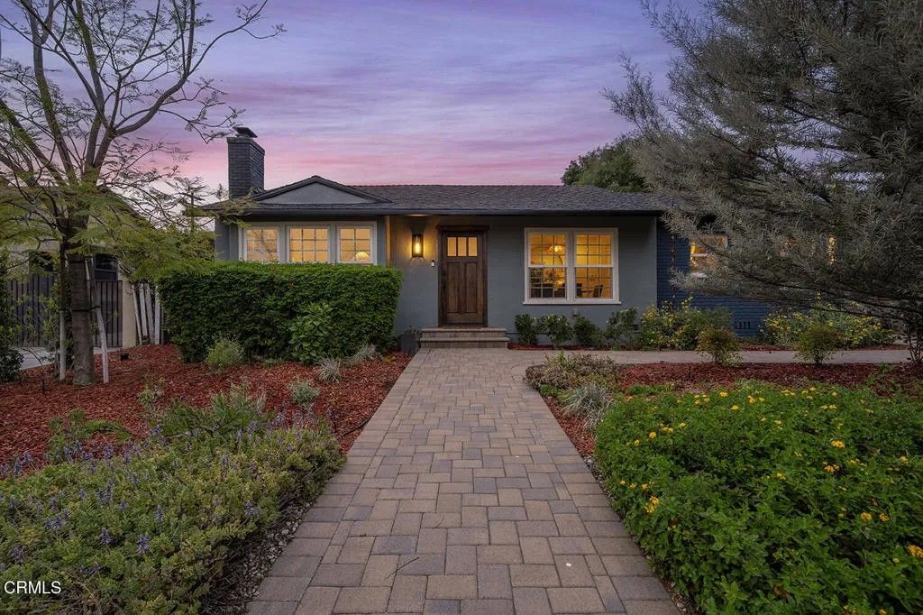 Photo of 1281 Meadowbrook Road, Altadena, CA 91001 (MLS # P1-26562)