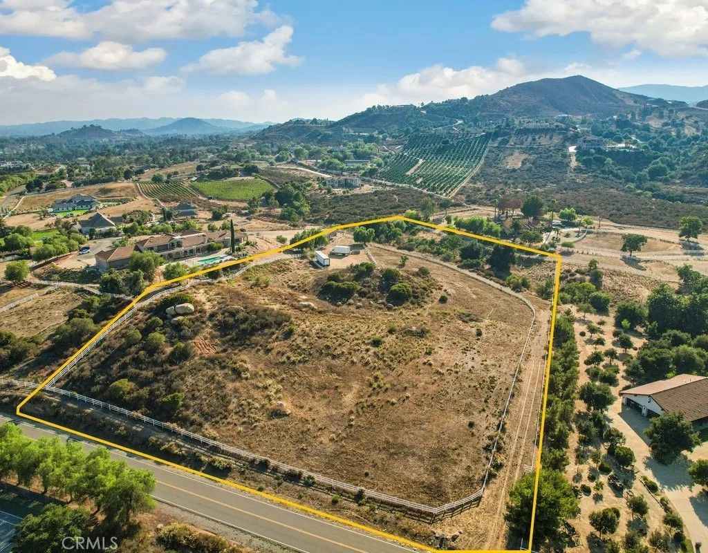 Photo of 0 Via Baya, Murrieta, CA 92562 (MLS # SW25176015)