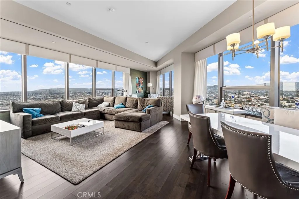 1100 Wilshire 2702
