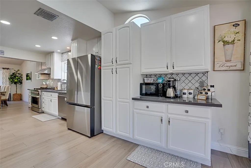 2430 Reyes Court