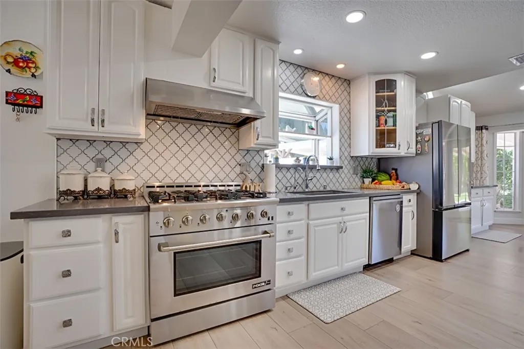 2430 Reyes Court