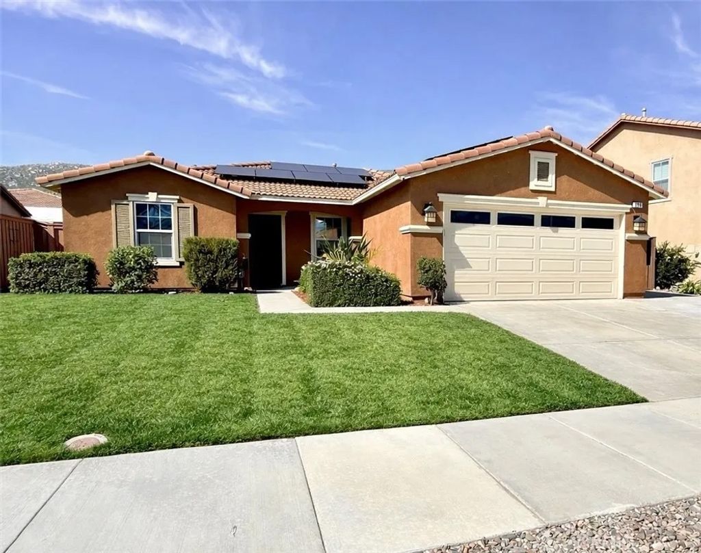 Photo of 690 Julian Avenue, San Jacinto, CA 92582 (MLS # PW26050751)