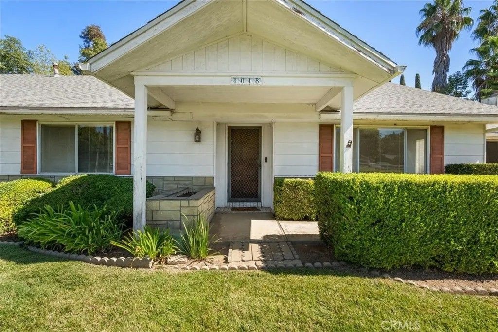 Photo of 1018 Morro Road, Fallbrook, CA 92028 (MLS # ND25235180)